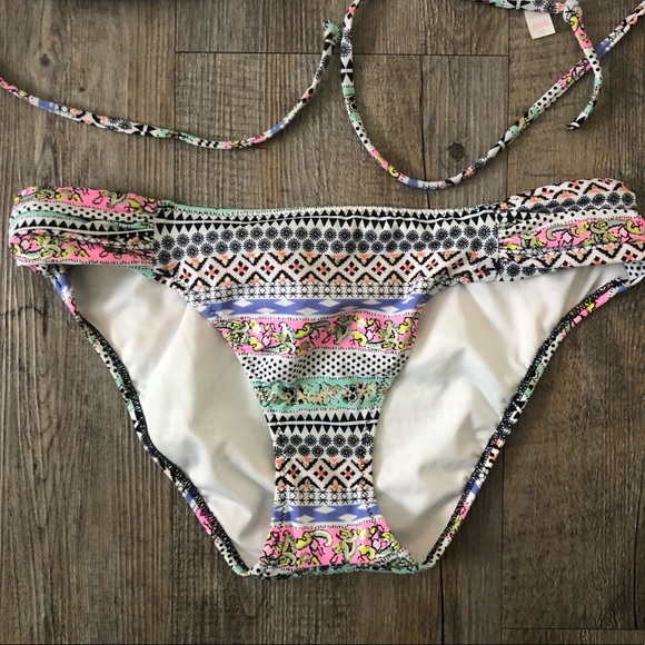 Victoria’s Secret Tribal/Multi-Print String Bikini - Picture 3 of 6